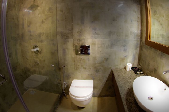 Room 52 of 77