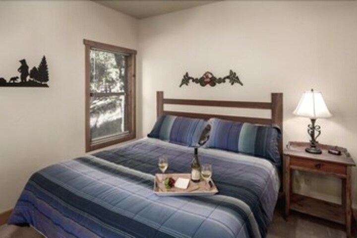 Room 27 of 33