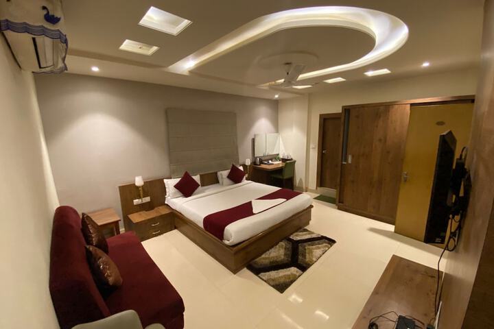 Room 3 of 6