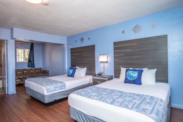 2 Queen Beds (1 of 46)