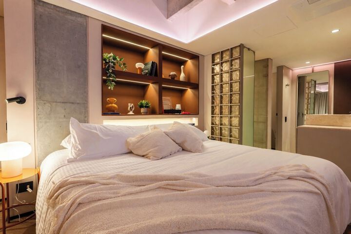 Room 38 of 102