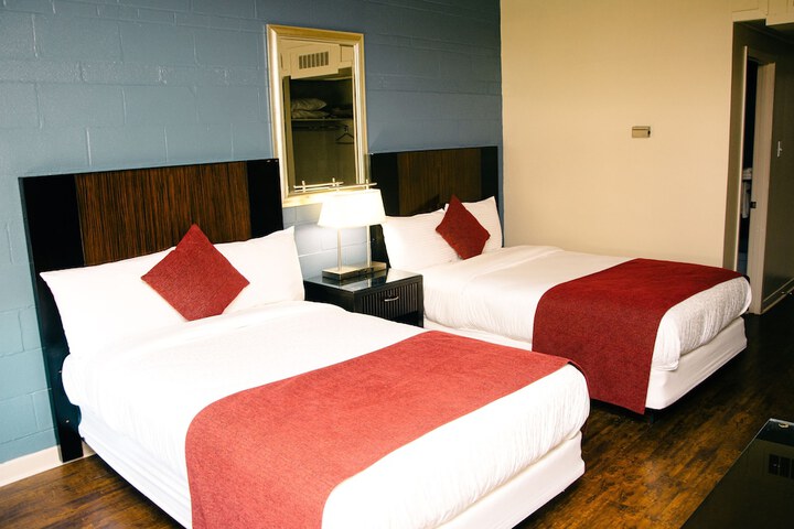 Room 8 of 131