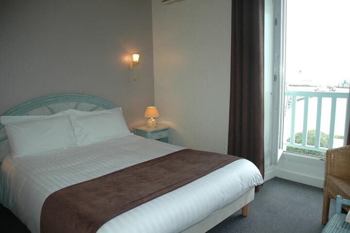 Room 27 of 58