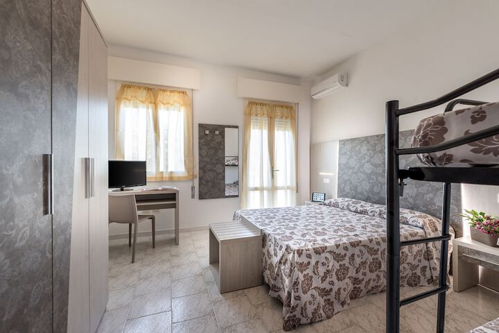Room 44 of 90