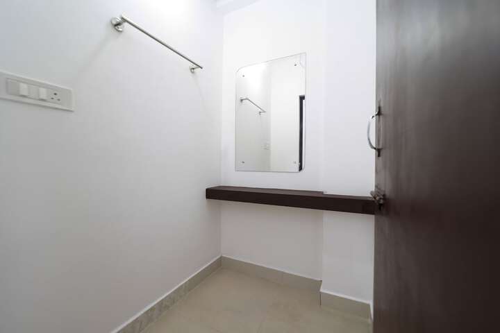 Room 32 of 39