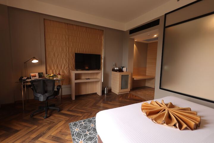 Room 10 of 63