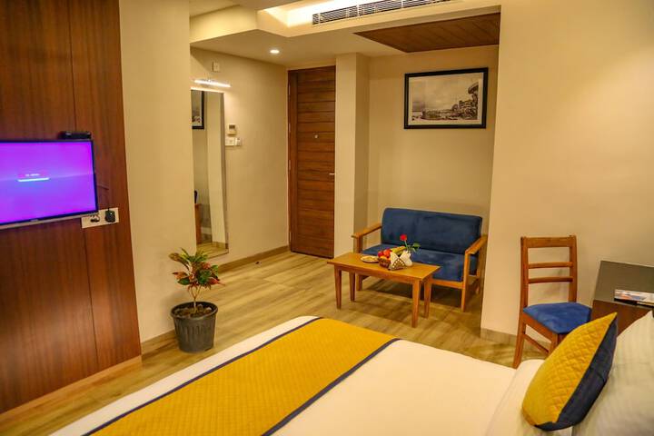 Room 7 of 28