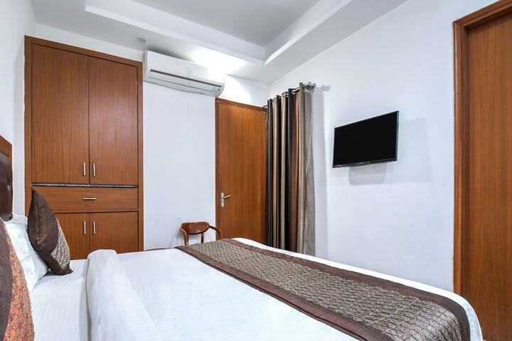 Room 10 of 23