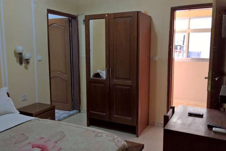 Room 28 of 67