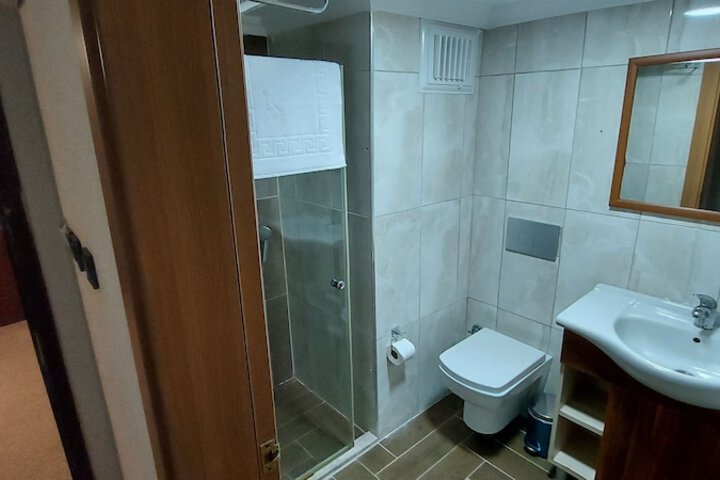 Room 12 of 36