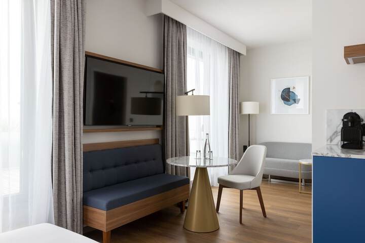 Room 19 of 60