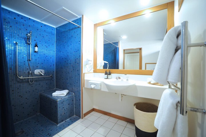 Room 12 of 68