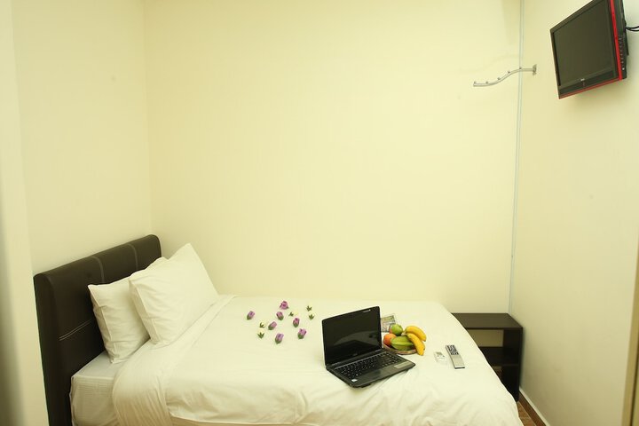 Room 7 of 30