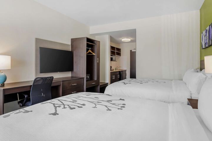 Room 5 of 28