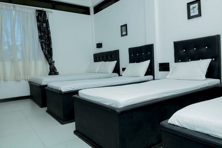 Room 8 of 94