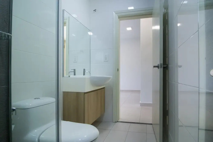 Room 7 of 19