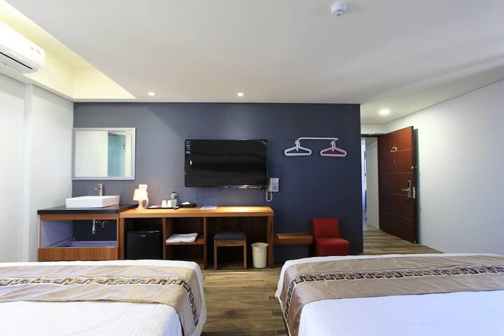 Room 10 of 62