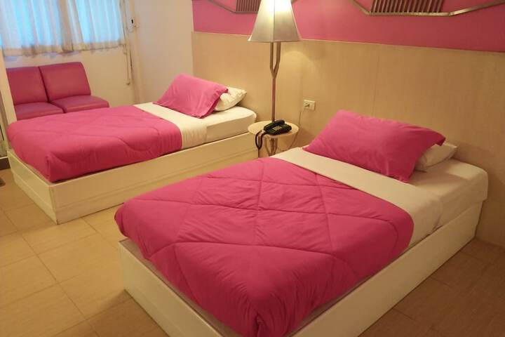 Room 13 of 44