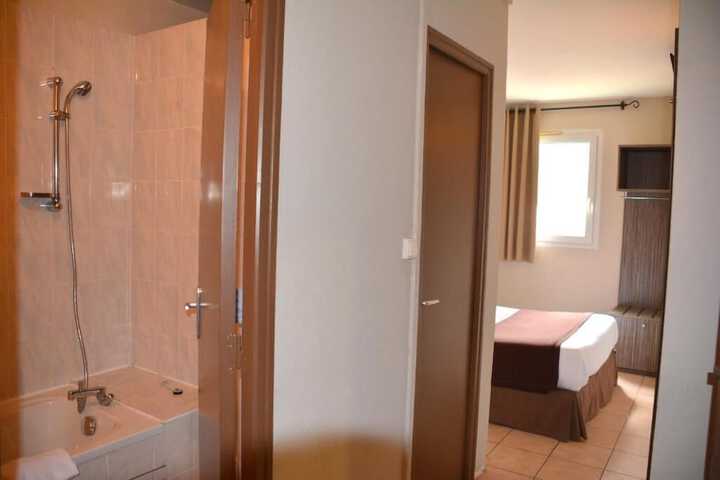 Room 11 of 20