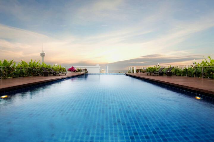 Pool 56 of 140
