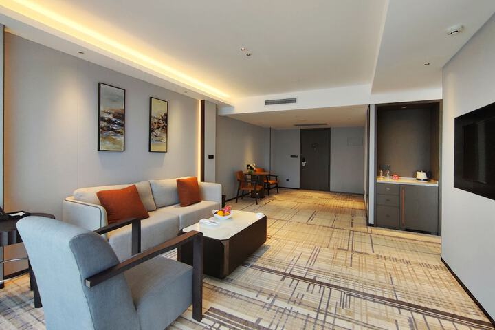 Room 13 of 61