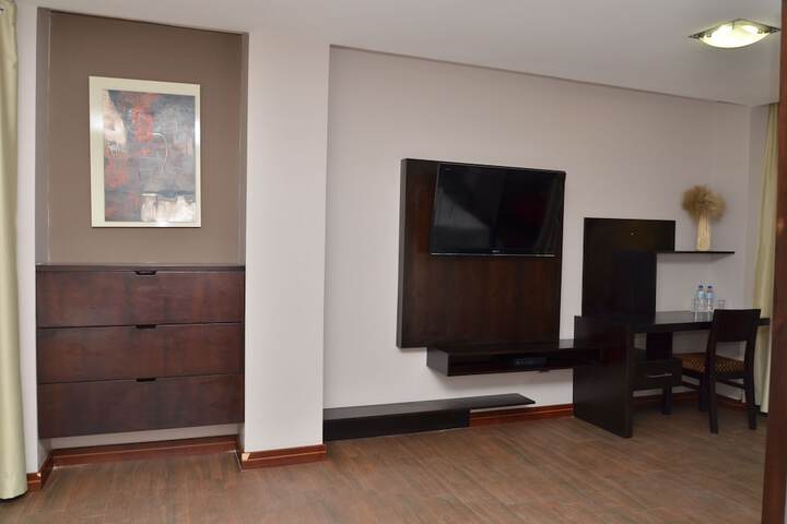 Room 16 of 34