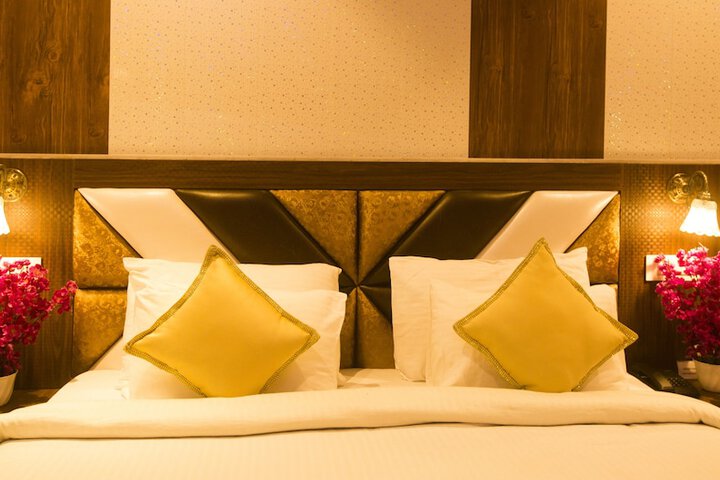 Room 6 of 38