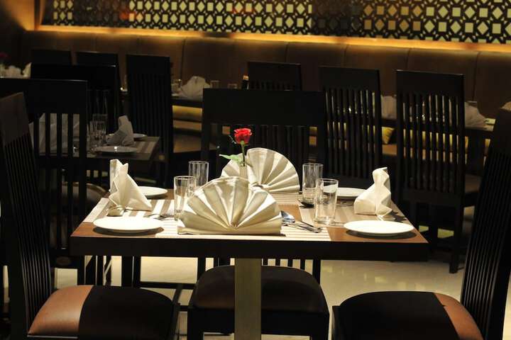 Dining 30 of 47