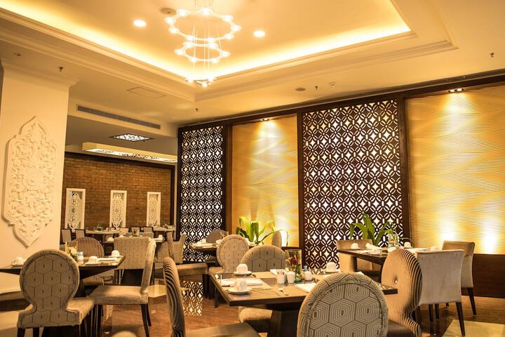 Dining 50 of 74