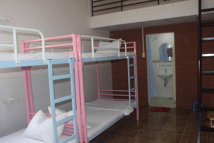 Room 1 of 6