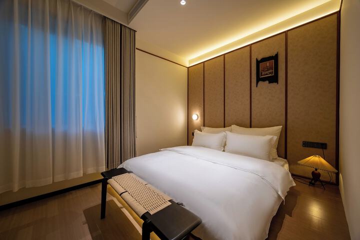 Room 68 of 158