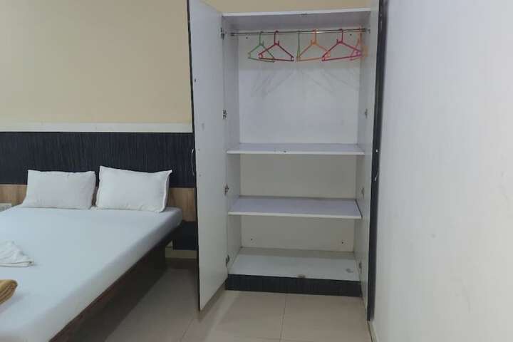 Room 3 of 17