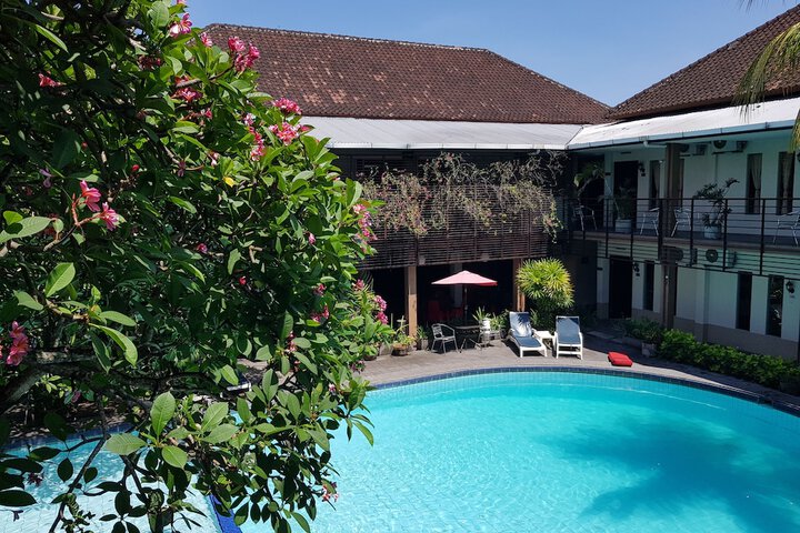 Hotel with Pool