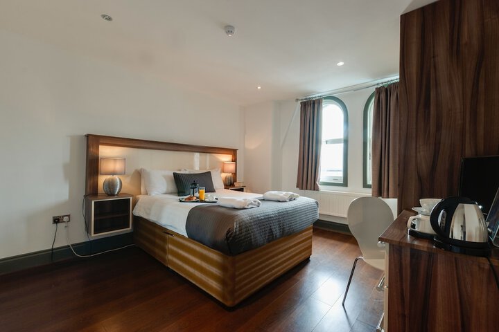 Room 4 of 44