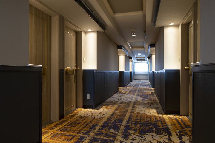 Room 4 of 82