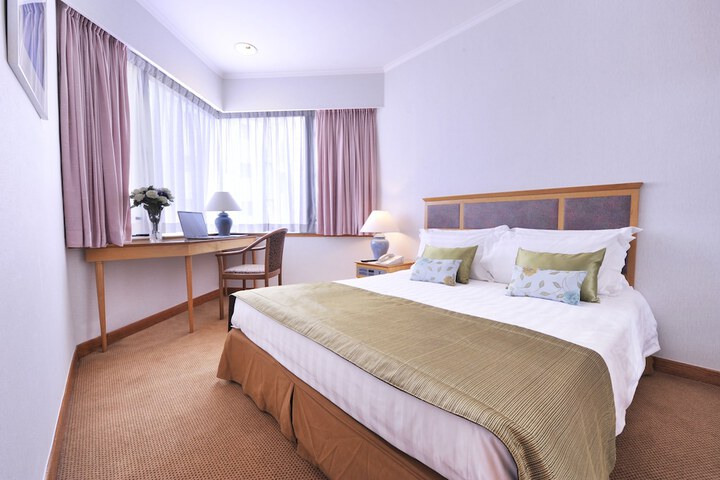 Room 5 of 60