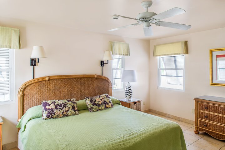 Room 15 of 152
