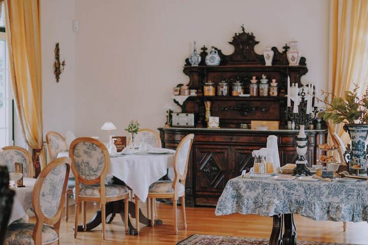 Dining 63 of 103