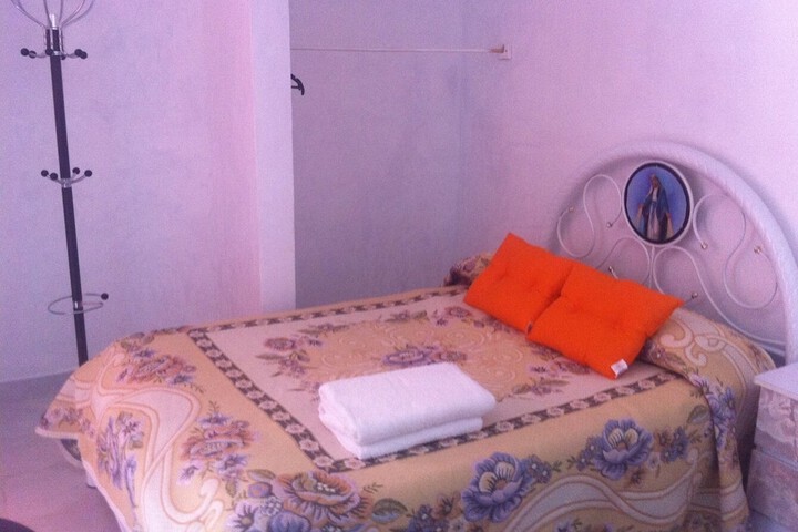 Room 4 of 14