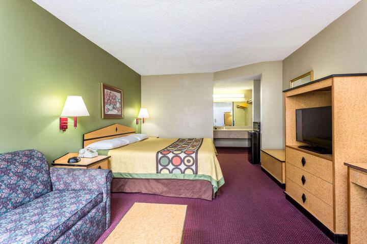 2 Double Beds (1 of 4)