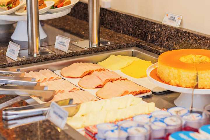 Breakfast/Coffee Service 96 of 102