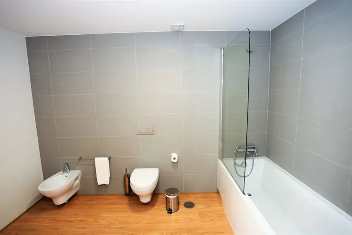 Room 6 of 20
