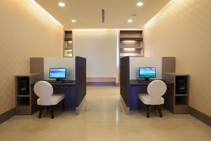 Business Center 35 of 42