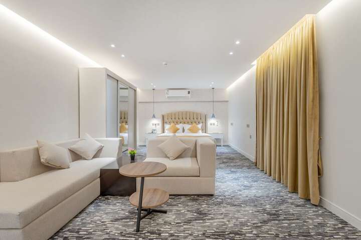 Room 9 of 23