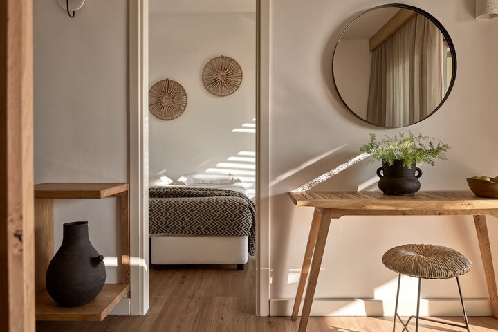 Room 28 of 212