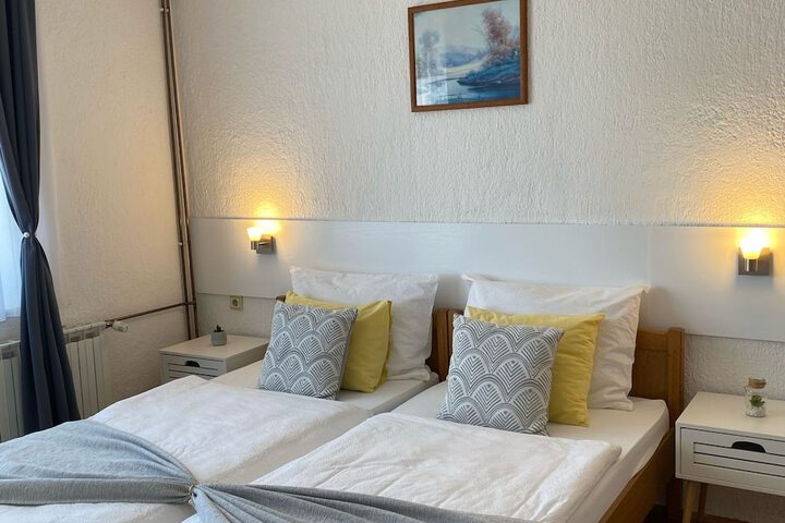 Room 4 of 24