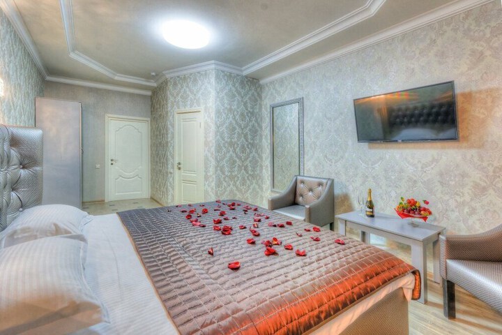Room 14 of 27