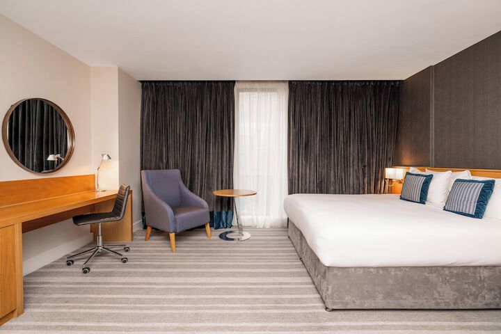 Room 8 of 150