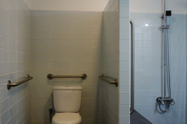 Room 65 of 87