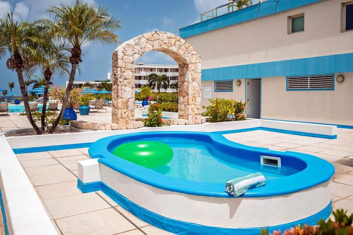 Pool 43 of 70